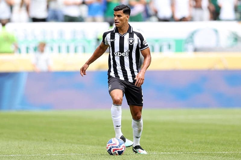 Danilo Barbosa é um pedido do técnico Renato Paiva (Foto: Vítor Silva/Botafogo)