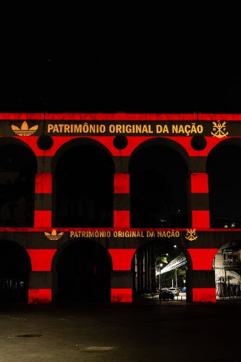 Ação do Flamengo com Adidas nos Arcos da Lapa. (Foto: Reprodução/Flamengo)