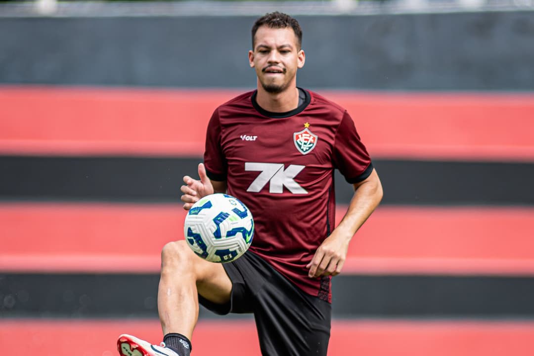 Zé Marcos em treino do Vitória (Foto: Victor Ferreira / EC Vitória)