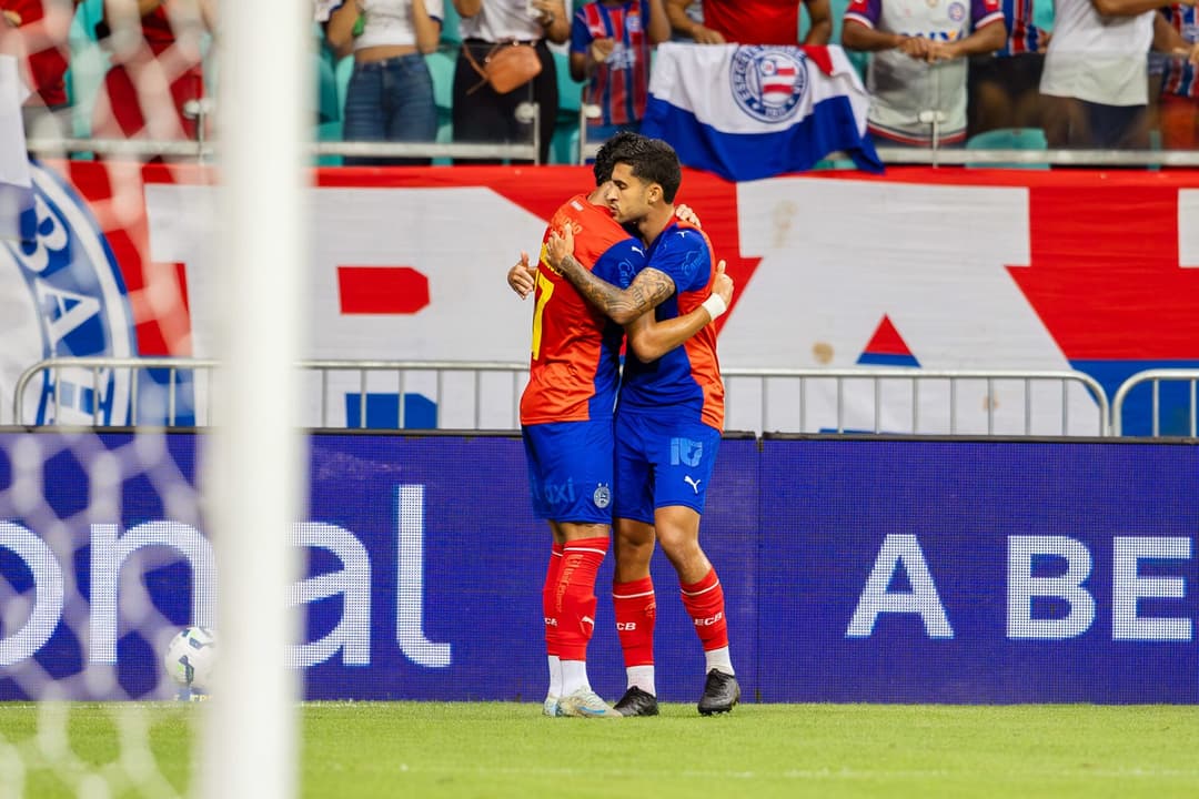 Rodrigo Nestor e Lucho Rodríguez comemoram gol contra o Retrô (Foto: Letícia Martins/EC Bahia)