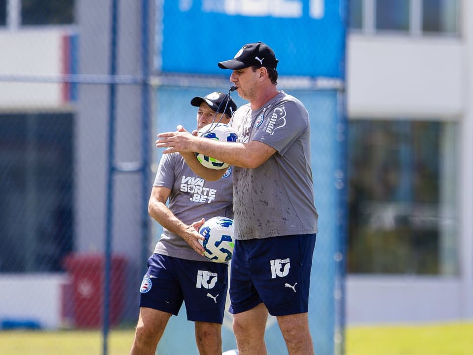 Rogério Ceni comanda treino do Bahia (Foto: Letícia Martins / EC Bahia)