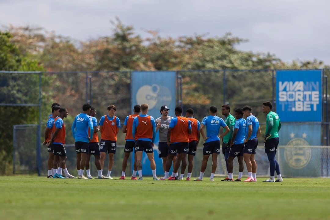 Elenco do Bahia antes de treino (Foto: Rafael Rodrigues / EC Bahia)