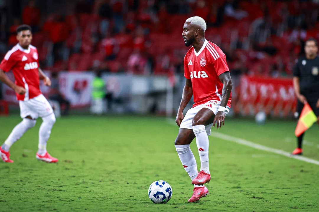 Ramon em ação contra o Maracanã, pela Copa do Brasil (Foto: Maxi Franzoi/AGIF)