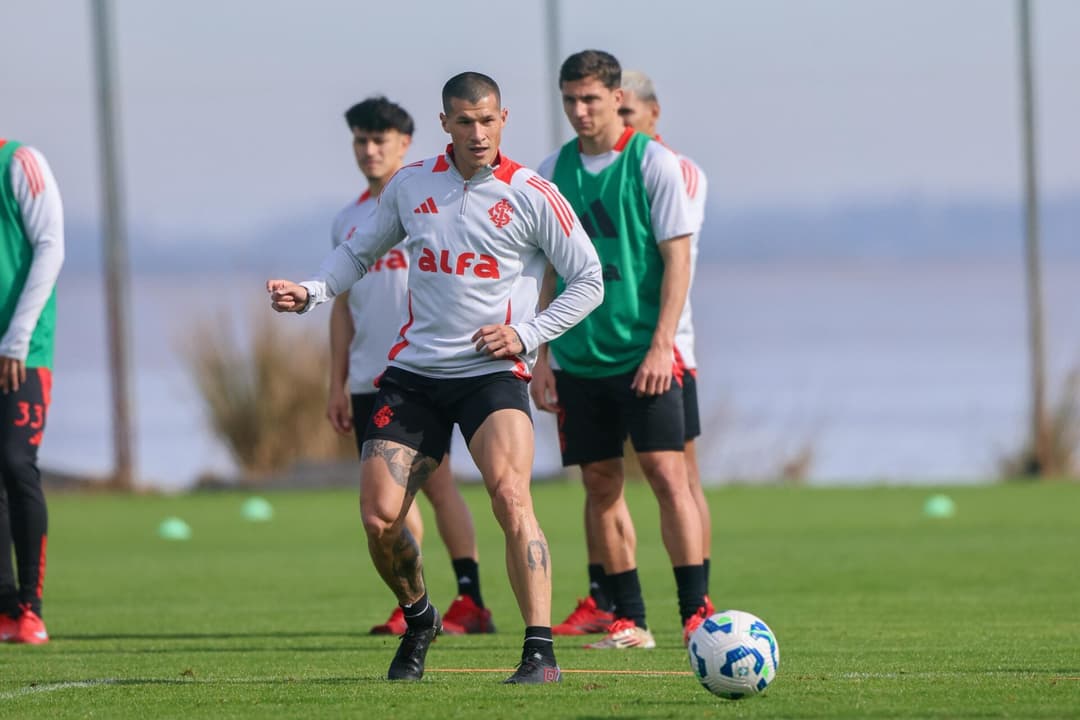 Alan Benítez, lateral-direito do Internacional