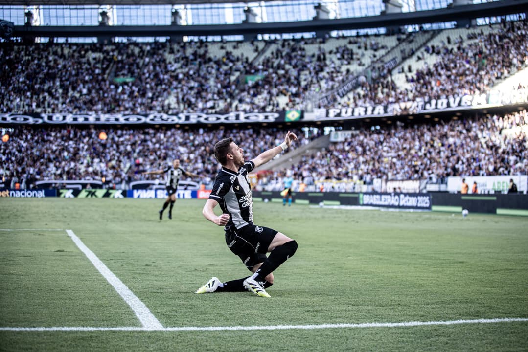 Aylon na partida entre Ceará e RB Bragantino, pelo Brasileirão (Foto: Felipe Santos/Ceará SC)