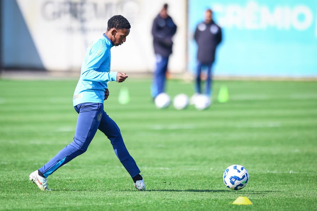Gabriel Mec em treinamento do Grêmio. (Foto: Lucas Uebel/Grêmio FBPA)