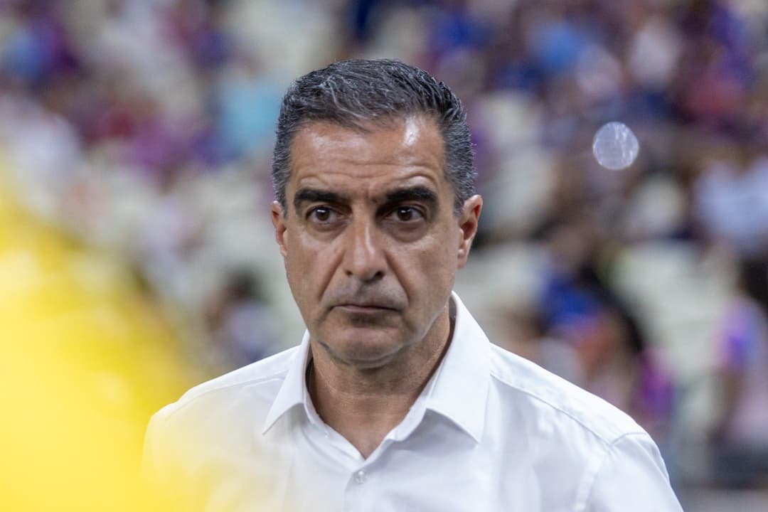 Renato Paiva, treinador do Fortaleza (Foto: Lucas Emanuel/AGIF)