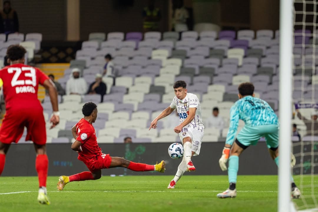 Sanabria em ação pelo Al Ain (Foto: divulgação / Al Ain)