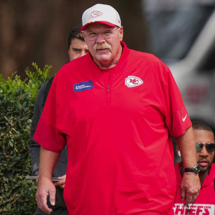 Andy Reid treino Chiefs NFL Brasil