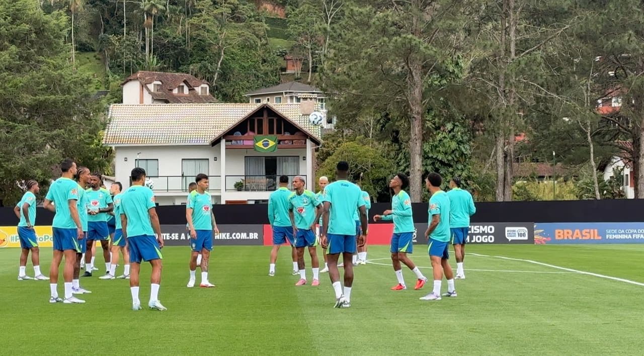 Seleção Brasileira em treino na Granja Comary (Foto: Leonardo Bessa/Lance!)
