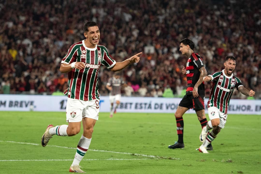 Serna comemora seu gol no jogo do Fluminense contra o Flamengo no Maracan&atilde;