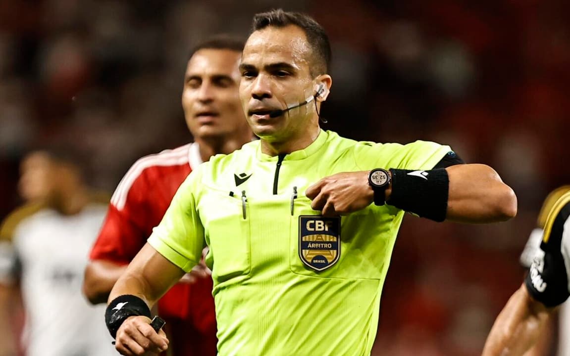 Decisão da arbitragem em Fluminense x Flamengo causa revolta: 'Maluquice'