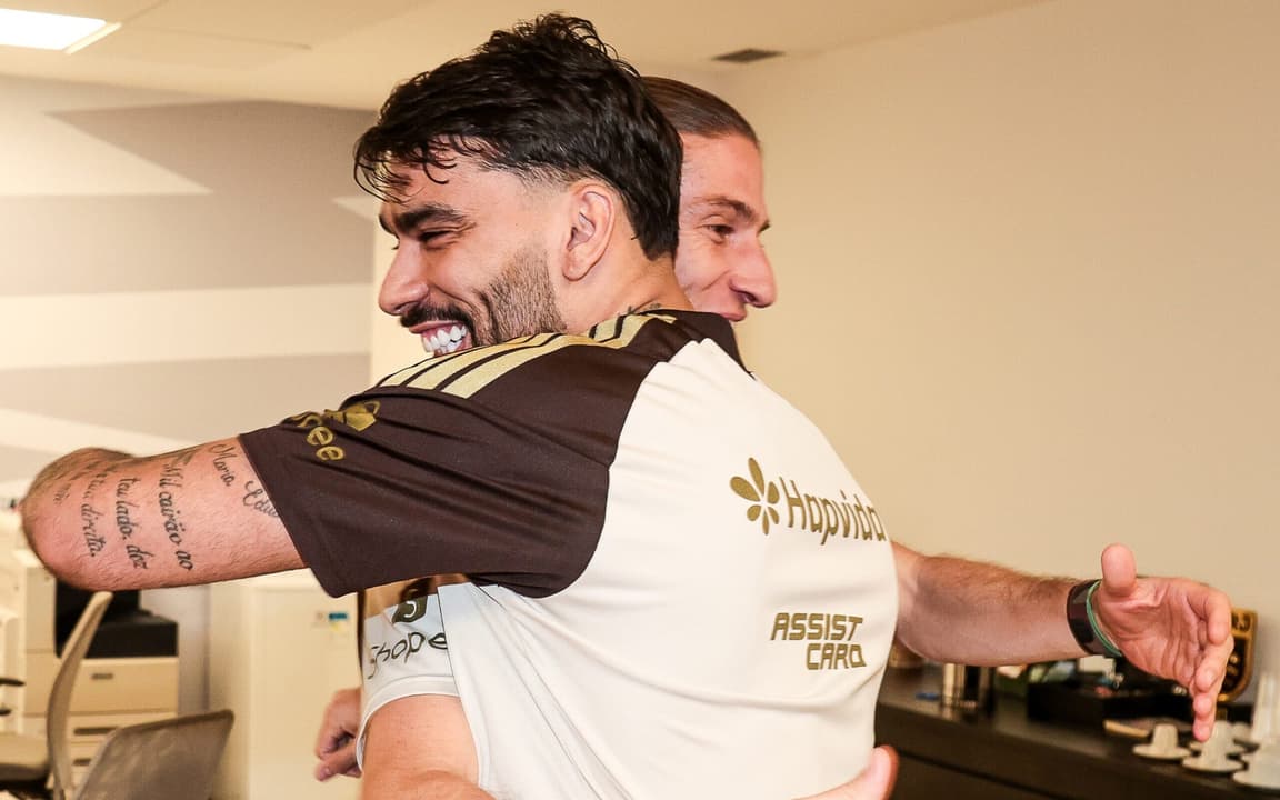 Lucas Paquetá lamenta saída de Filipe Luís do Flamengo