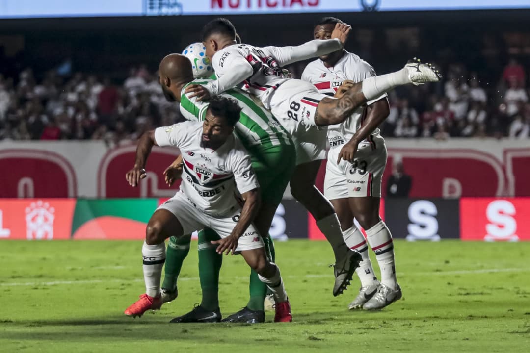 Com vaias no Morumbis, S&atilde;o Paulo vence o Juventude em jogo pela Copa do  Brasil