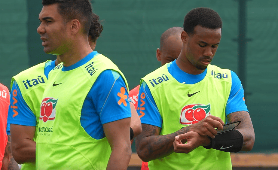 Gabriel Magalhães utiliza tecnologia no treino da Seleção (Foto: Reprodução)