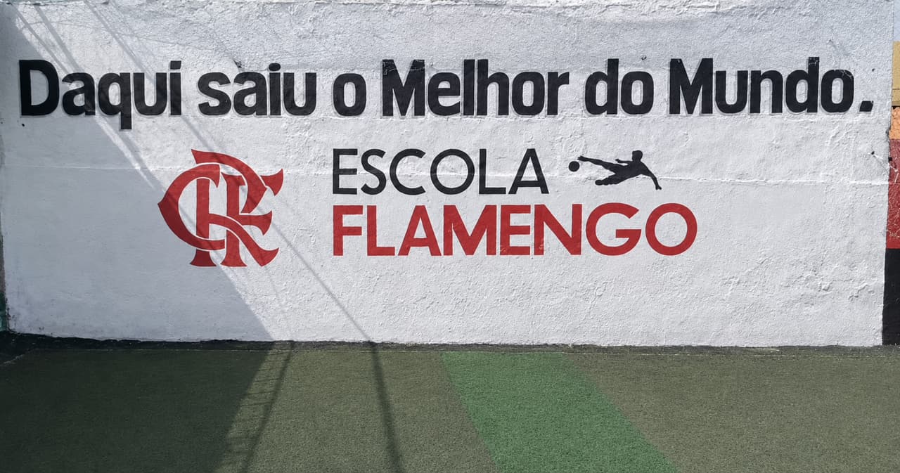 parede da escolinha do flamengo em são gonçalo