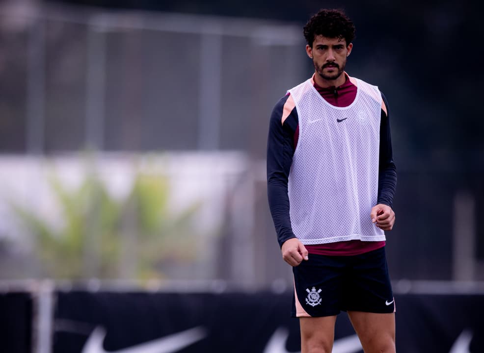 Zagueiro Gustavo Henrique durante treino do Corinthians