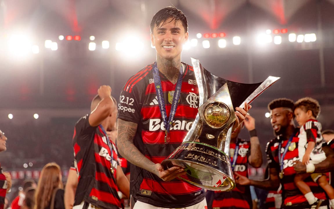 Pulgar-Flamengo-campeao-do-Brasileirao-scaled-aspect-ratio-512-320