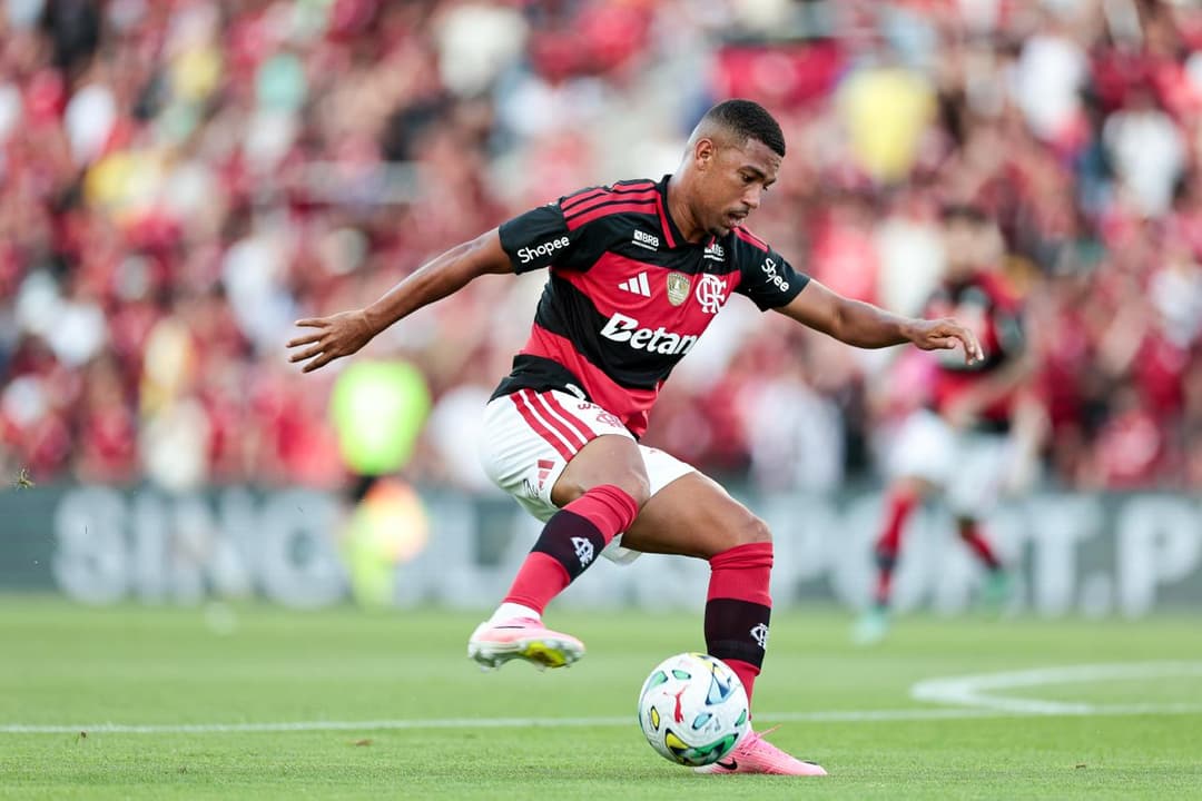 Samuel Lino em amistoso do Flamengo