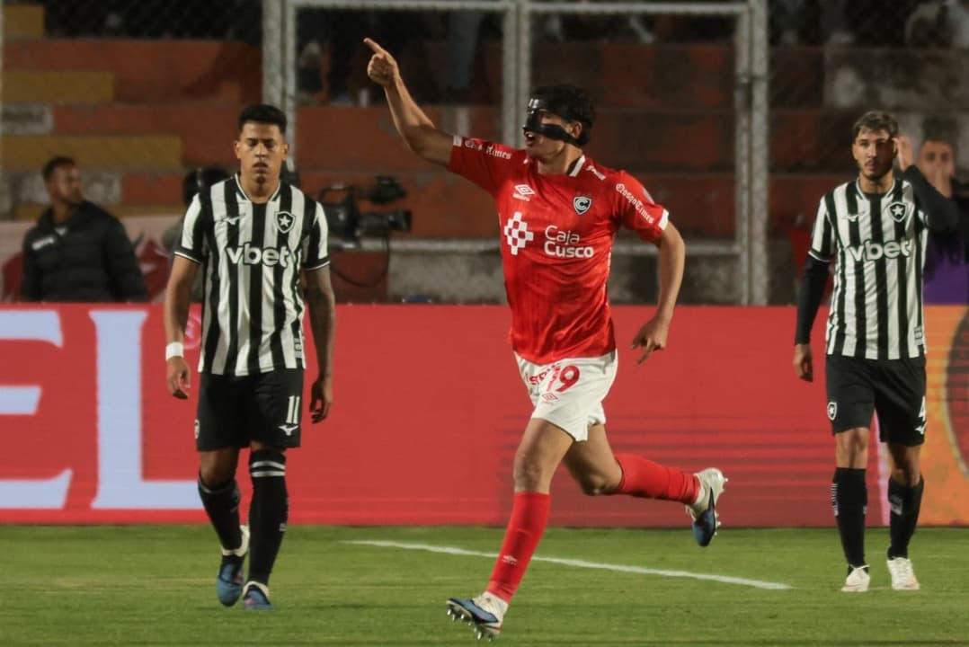 Pvc Critica Decisao De Arbitragem Em Cienciano X Botafogo Errou.html