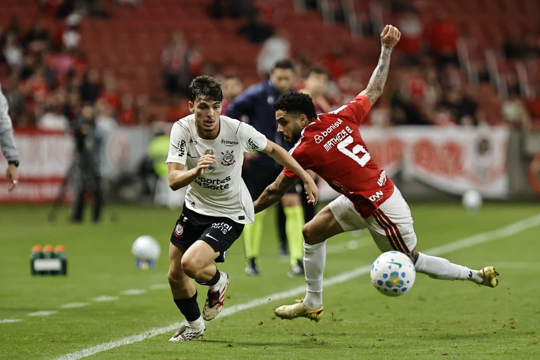 Corinthians perdeu para o Inter na partidas de ida das oitavas de final da Copa do Brasil