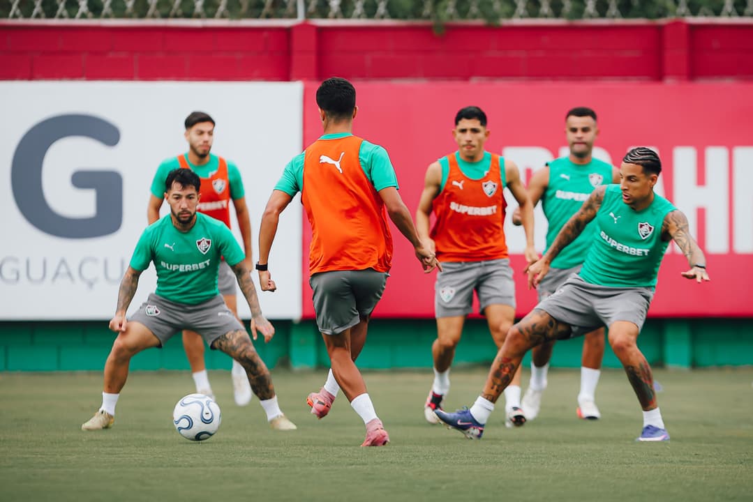 Jogadores do Fluminense treinando no CT Moacyr Castilho