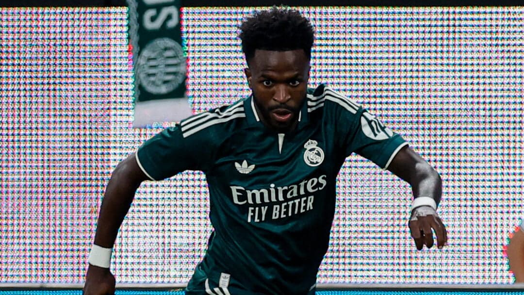 Vini Jr em ação pelo Real Madrid no amistoso contra o Ferencváros