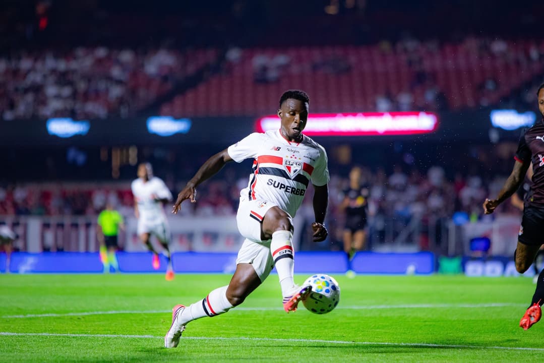 Buta Vive Vaivem No Joelho E Sao Paulo Considera Cirurgia.html