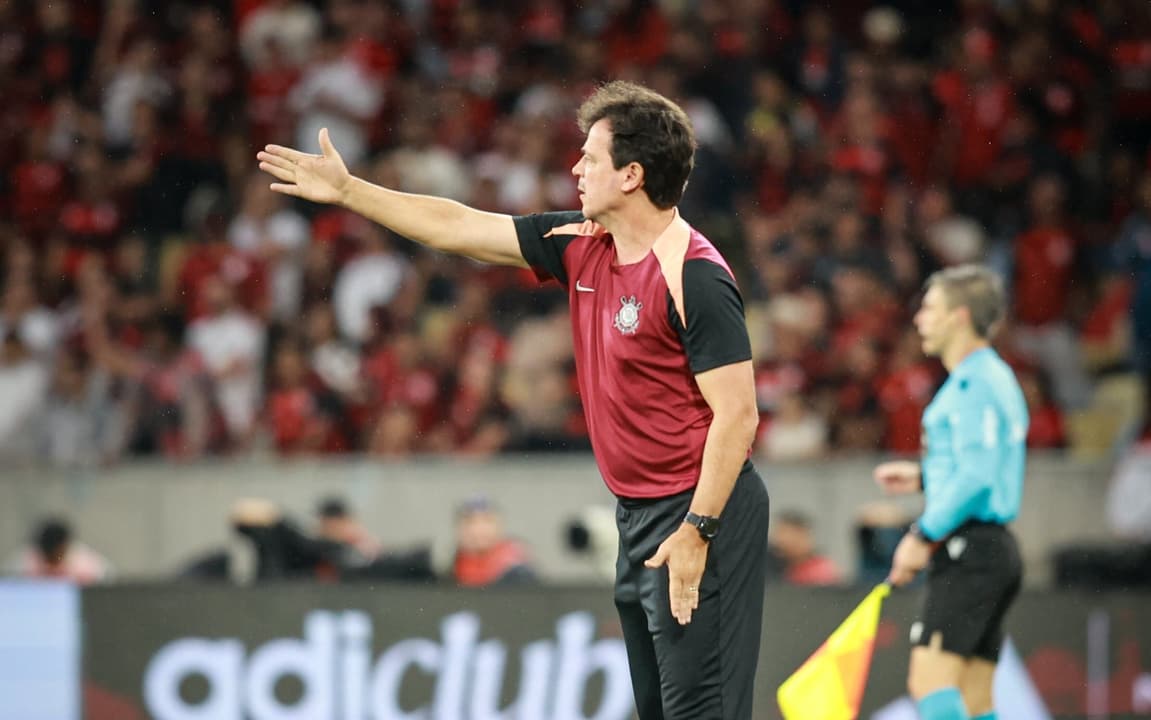 O-tecnico-do-Corinthians-Fernando-Diniz-na-derrota-para-o-Flamengo-aspect-ratio-512-320