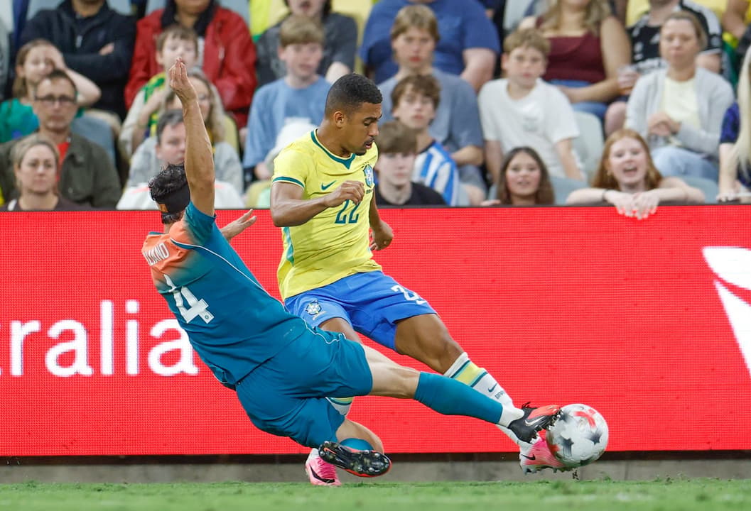 Torcida Do Flamengo Reage As Atuacoes De Lino E Pedro Em Empate Do Brasil.html