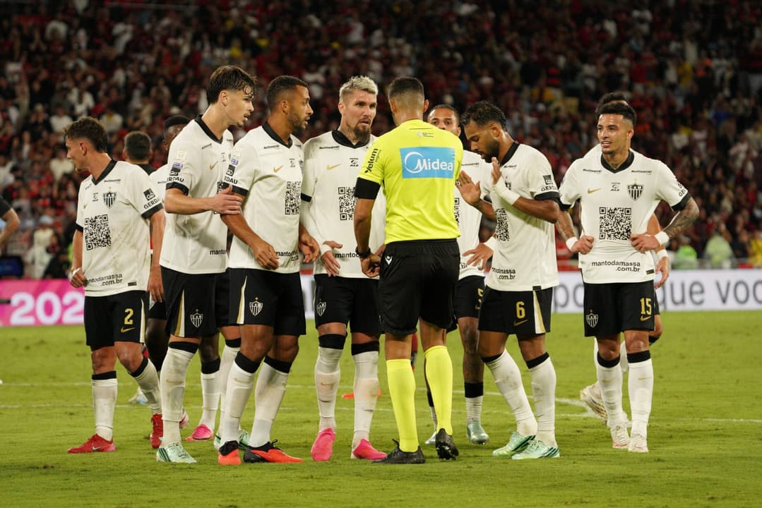 Decisao Da Arbitragem Em Flamengo X Atletico Mg Viraliza Claramente.html