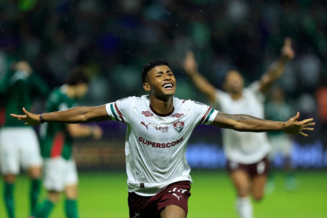 Hércules comemora o gol do Fluminense sobre o Palmeiras pela semifinal da Libertadores