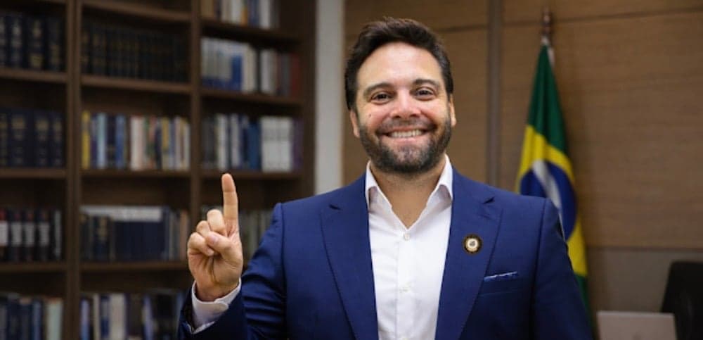 Ivan Luduvice apresenta propostas para o Santos