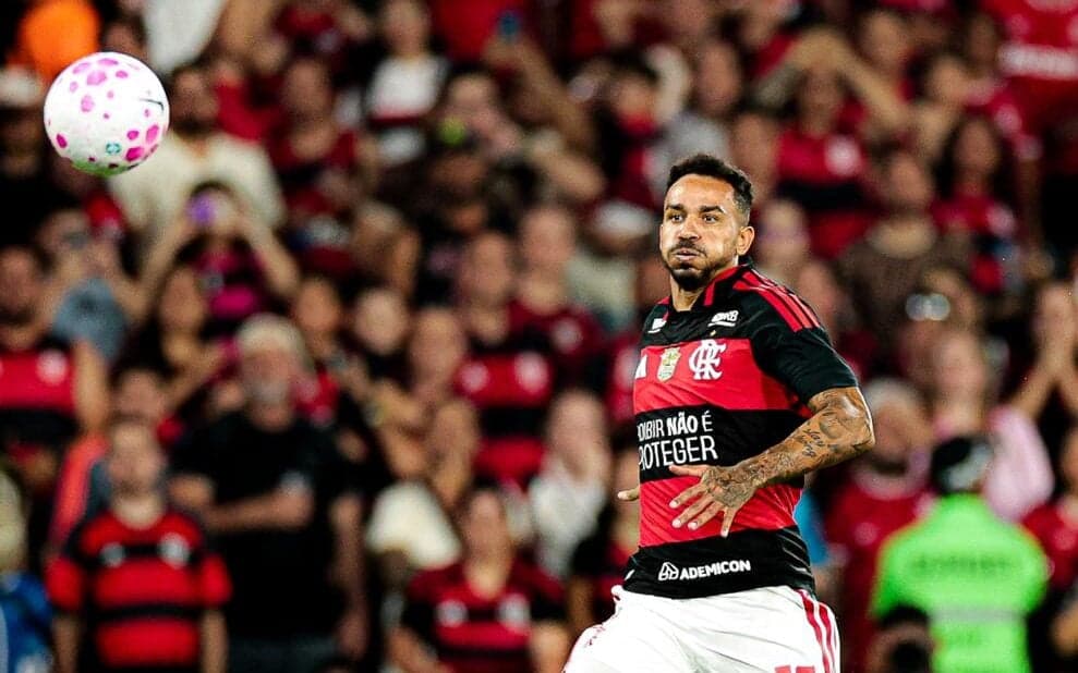 Danilo Tem Duas Fraturas Na Mandibula E Fara Cirurgia Apos Fla Flu.html