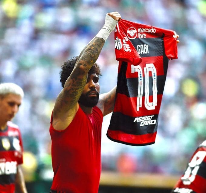 Gabigol mantém bom retrospecto contra Palmeiras em duelos pelo Flamengo.