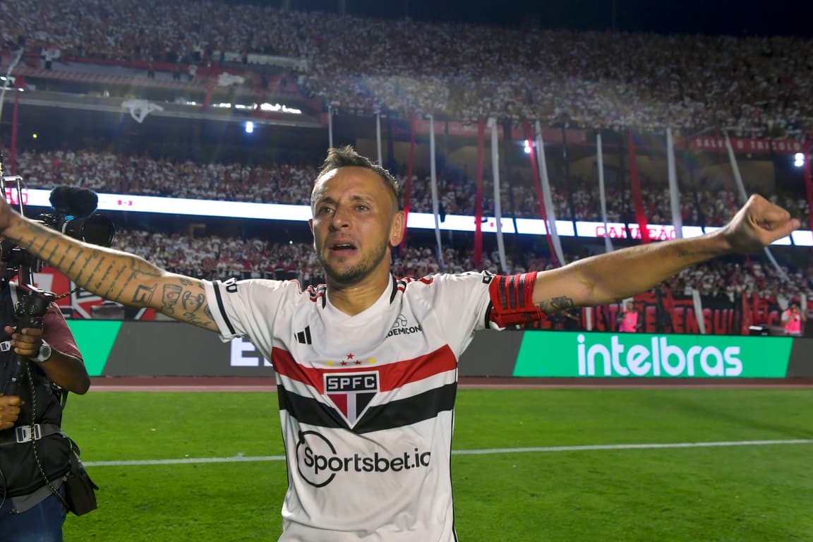 Boa fase de Igor Vinícius aguarda retorno de Rafinha para revezamento no São Paulo