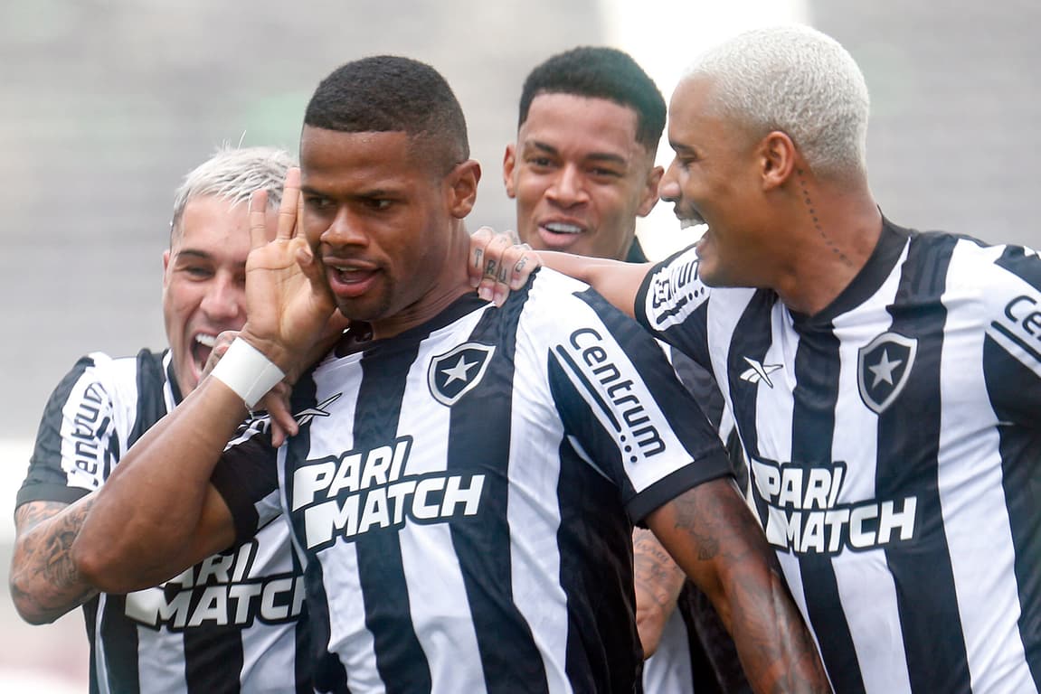 Botafogo Vence O Bangu E Assume A Liderança Provisória