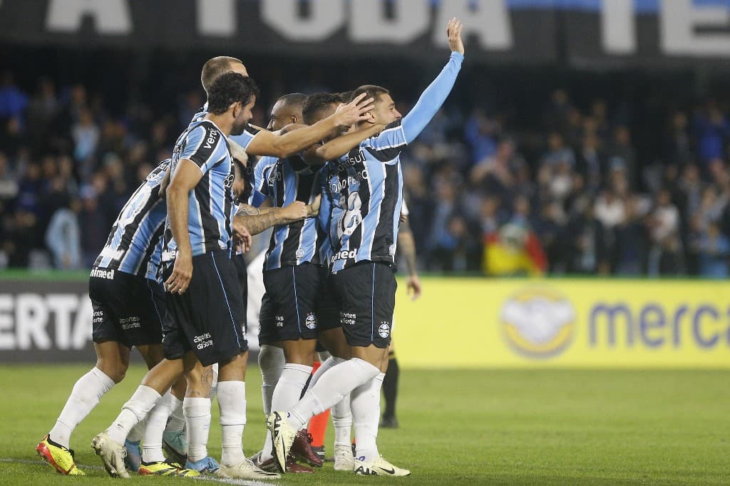 Flamengo x Grêmio: transmissão ao vivo, horário e escalações no Brasileirão