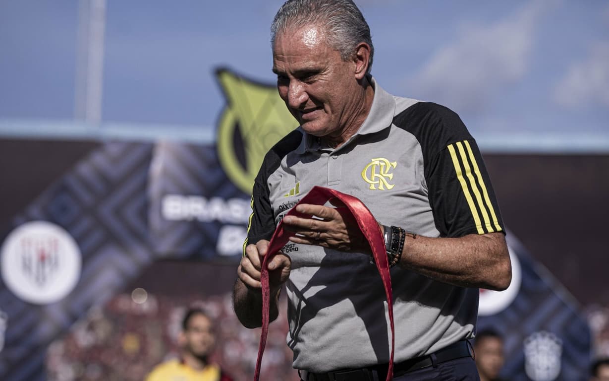 Tite agradece torcida e exalta equipe após vitória do Flamengo.