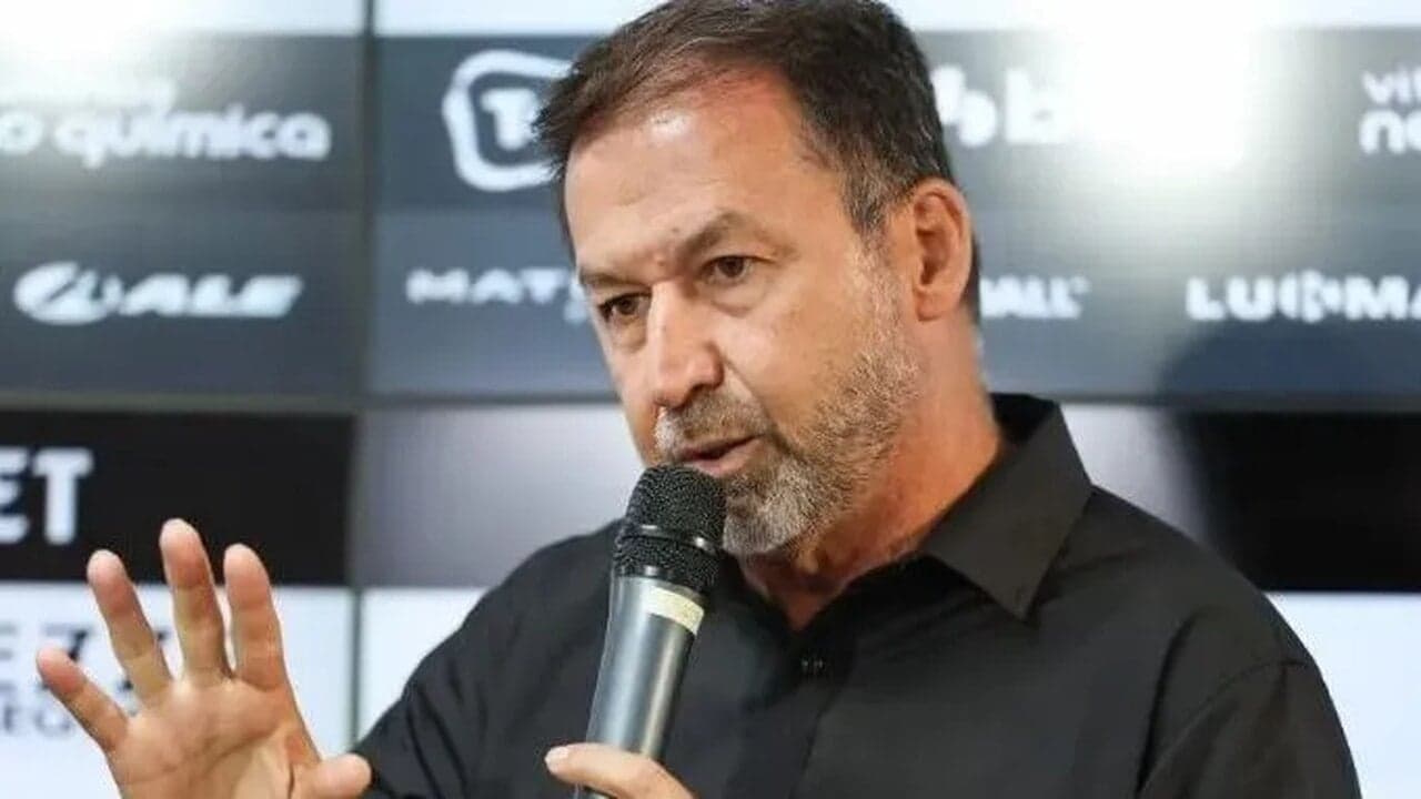 Augusto Melo revela prazo para regularizar salários atrasados no Corinthians