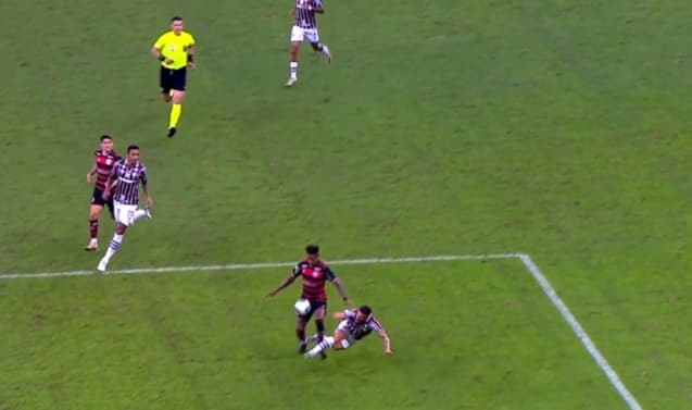 Análise do Var em Penalidade Decisiva no Clássico Entre Flamengo e Fluminense