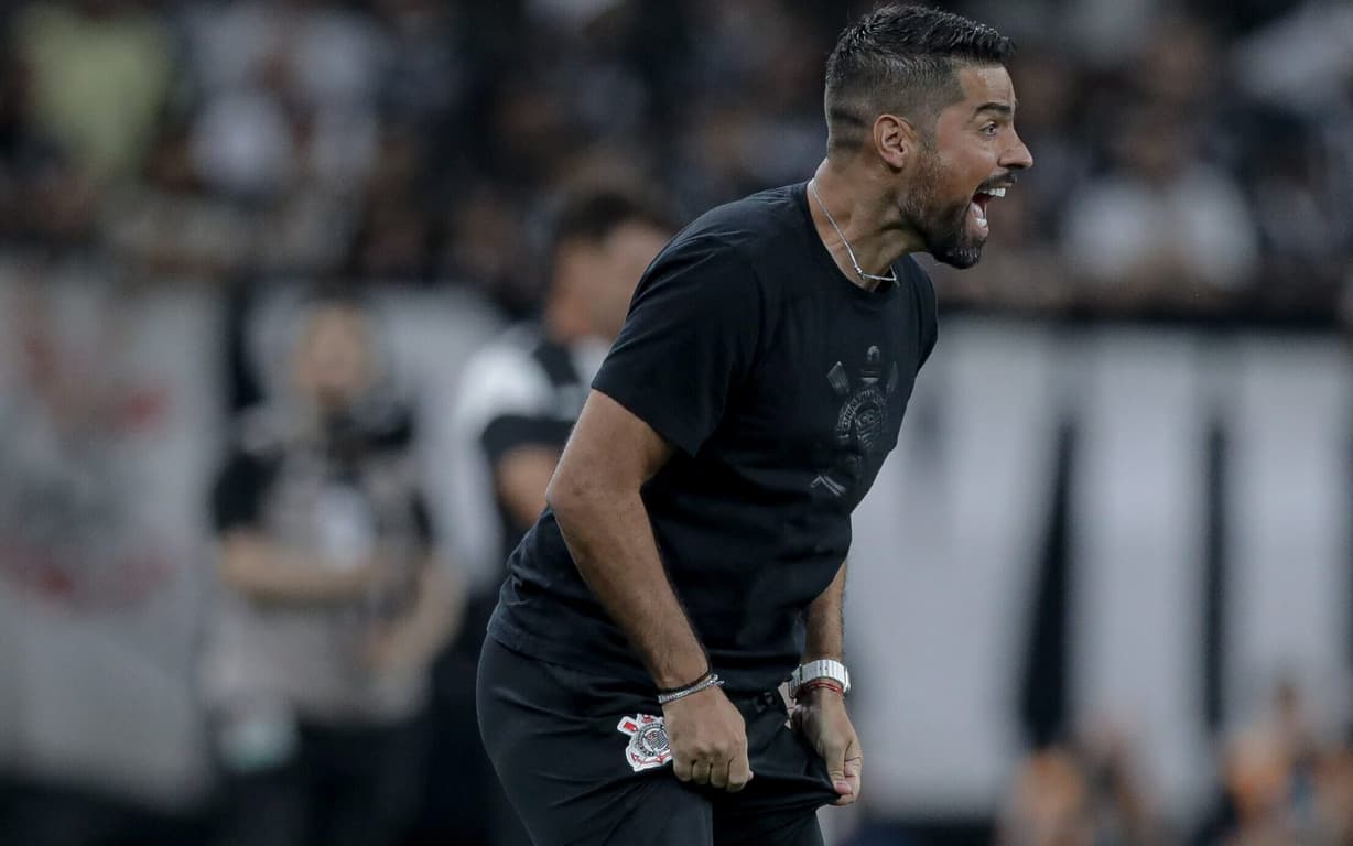 Corinthians Precisa Corrigir Erros para Deixar Zona de Rebaixamento