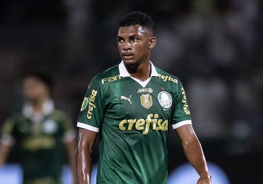 Chegada de Luís Guilherme em Londres para Anúncio por Time da Premier League