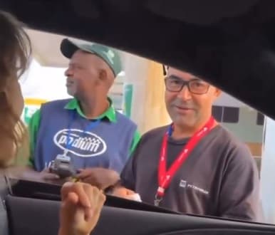 Frentista comenta goleada do Flamengo sobre o Vasco com esposa de Tite