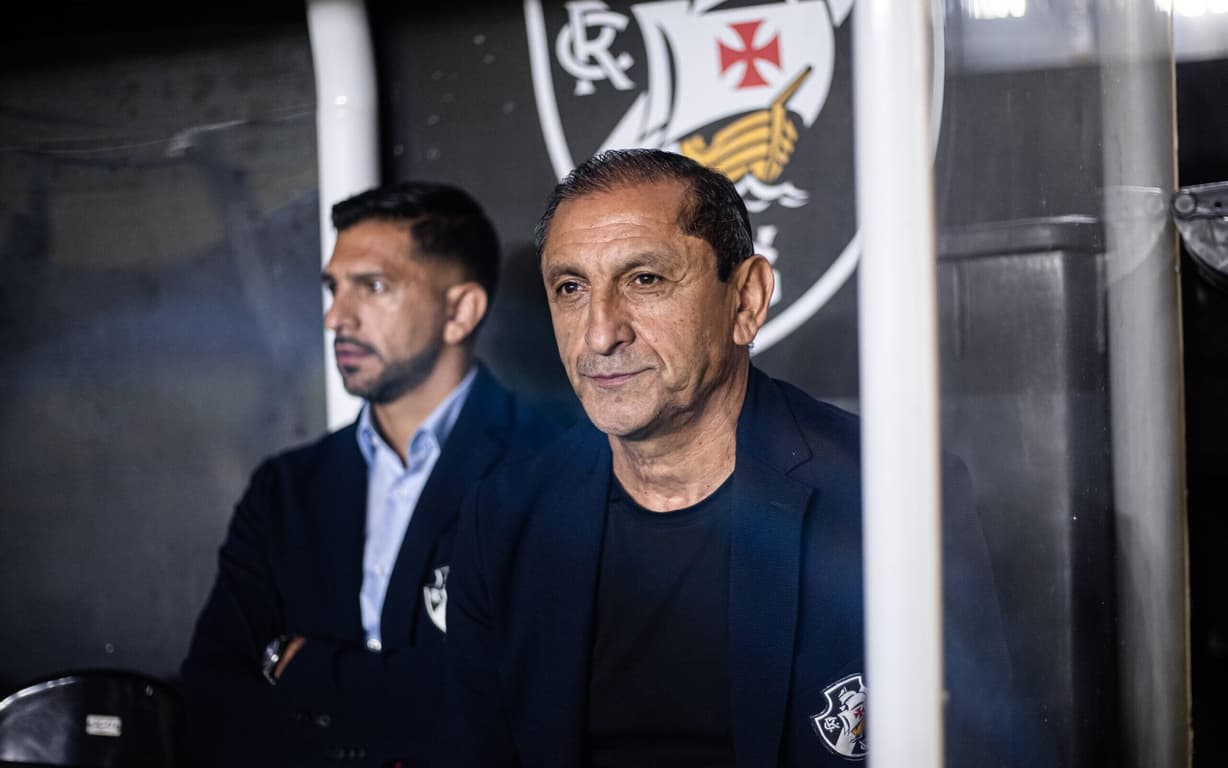 Vínculo com Vasco dificulta acerto de Ramón Diaz com Corinthians