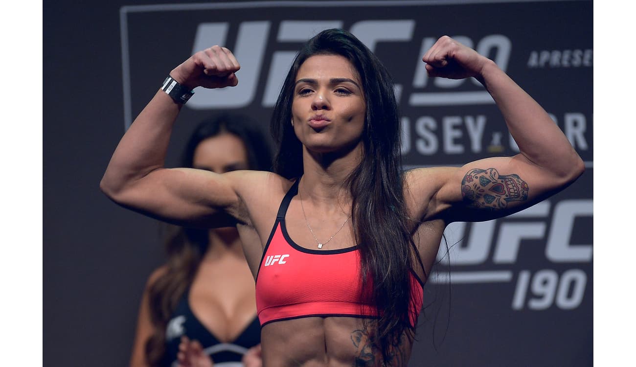 Claudinha Gadelha é confirmada em duelo contra polonesa no UFC