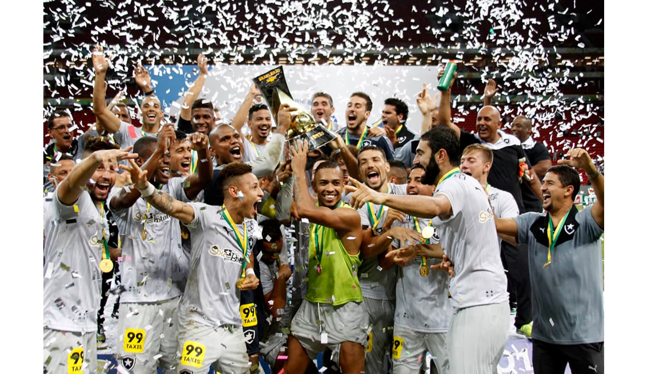 Seleção VAVEL do Brasileirão Série B 2015 tem Botafogo e Santa