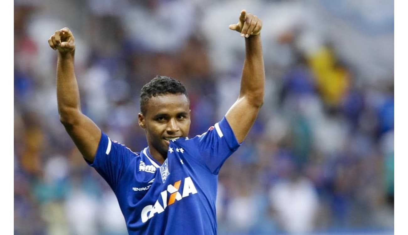 Treino de Mano surte efeito e Cruzeiro volta a marcar em cobrança de falta  após 29 jogos - Superesportes