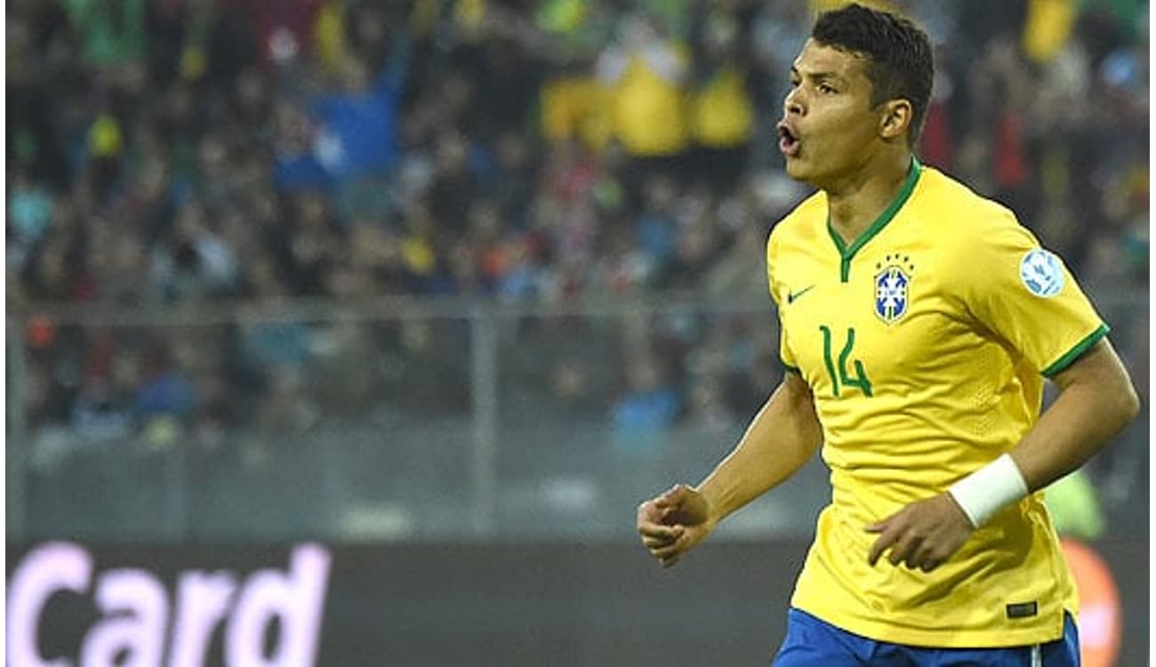 Jornal italiano escala melhor Brasil da história, com Thiago Silva na defesa