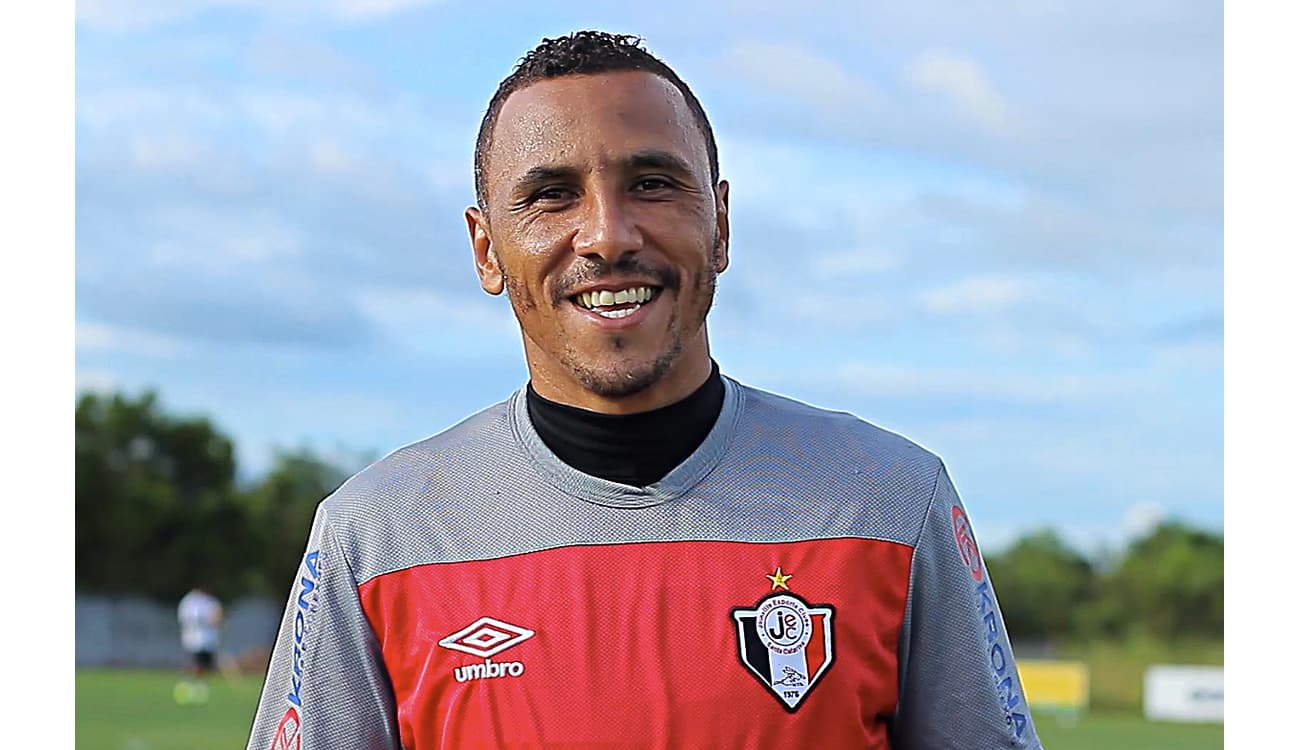 De olho na Série B, Joinville apresenta goleiro Oliveira e